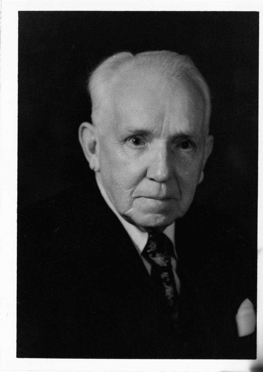 William Strong D O founding dean of U N E COM