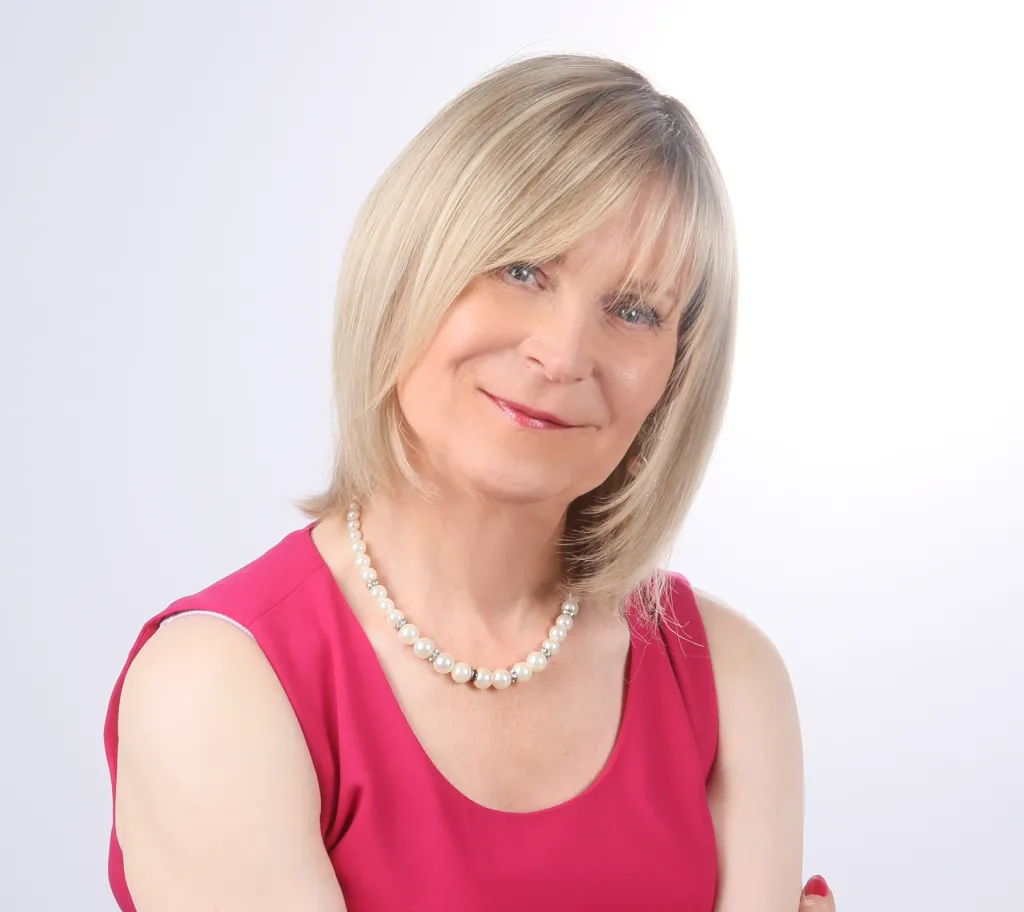 Steph Richards headshot