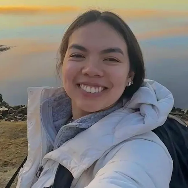 Headshot of Olivia Lu Albda