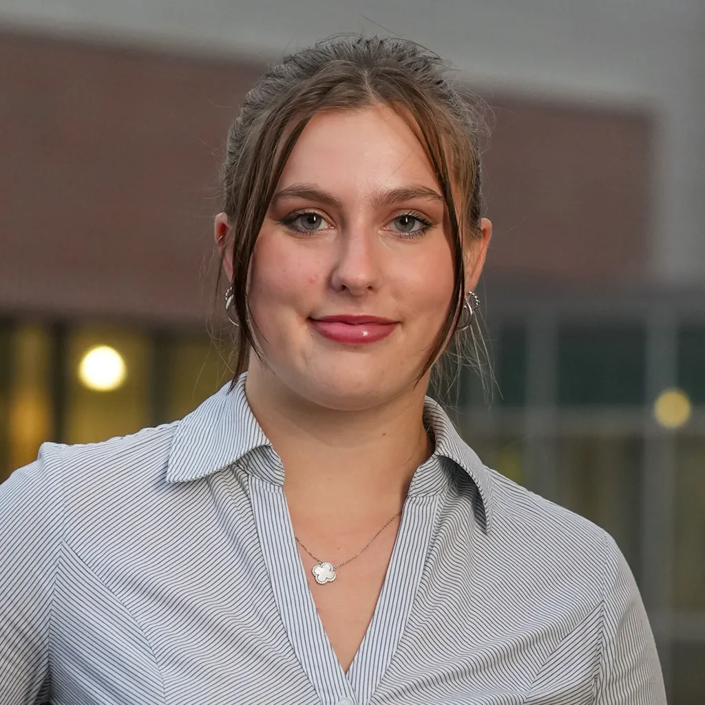 Headshot of Sydney Bishop