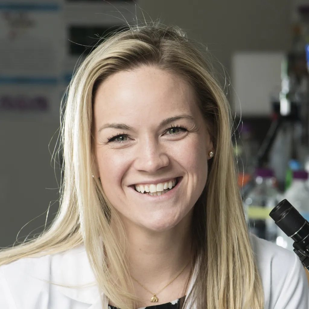 Tucker Lab member, UNE COM instructor and Ph.D. candidate Lindsey Fitzsimons