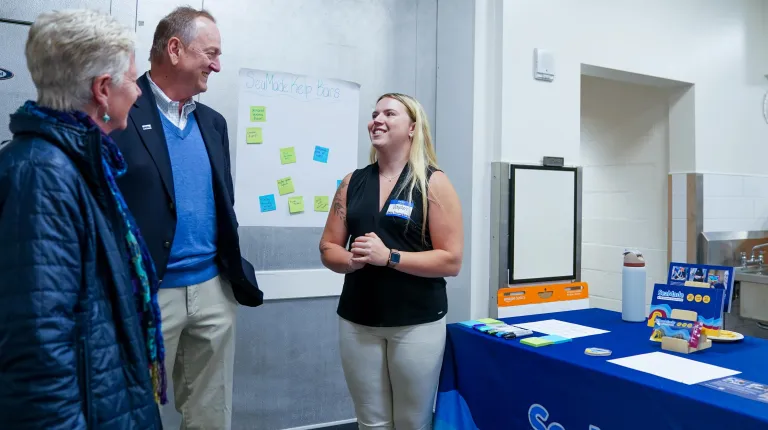 A student highlights UNE's SeaMade kelp bar business project 