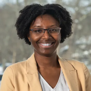 Headshot of Lynaya Morris