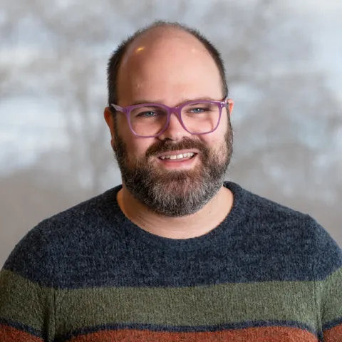 Headshot of Geoffrey Brewer