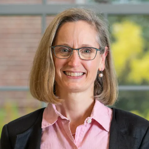 Headshot of Stephanie Collins